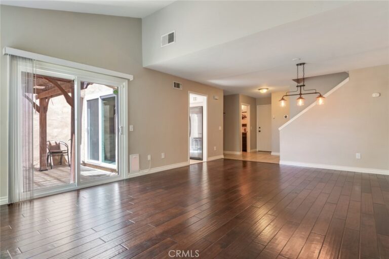1182 Mountain Gate, Upland