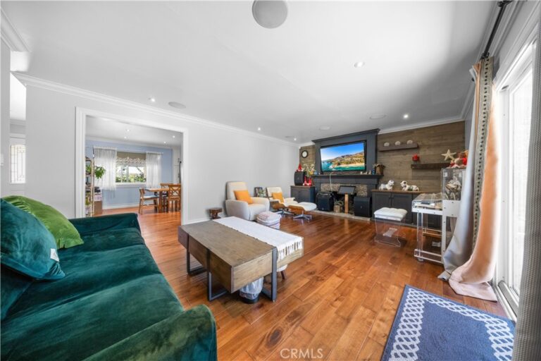 125 W Ronwood Street, Glendora