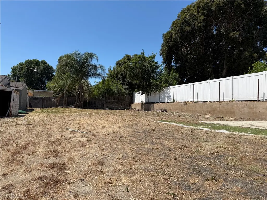 12520 Norton, Chino