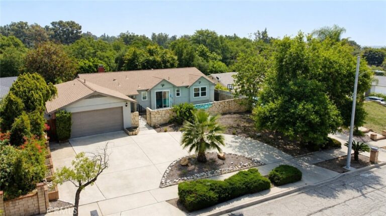 1260 N Grove Avenue, Upland