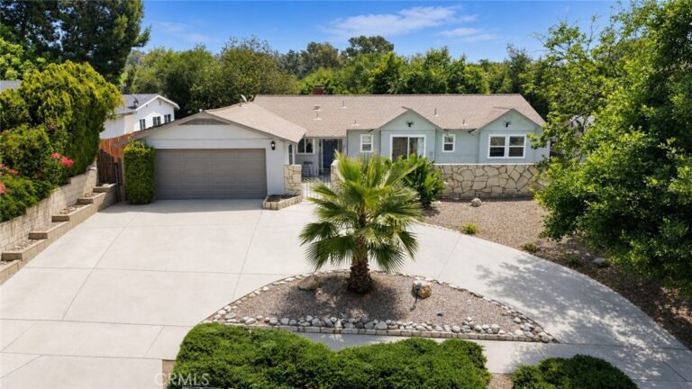 1260 N Grove Avenue, Upland