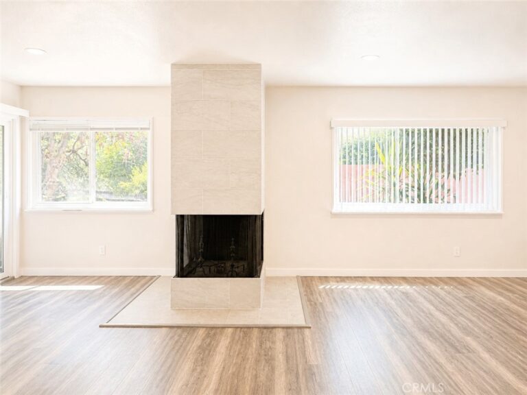 1260 N Grove Avenue, Upland