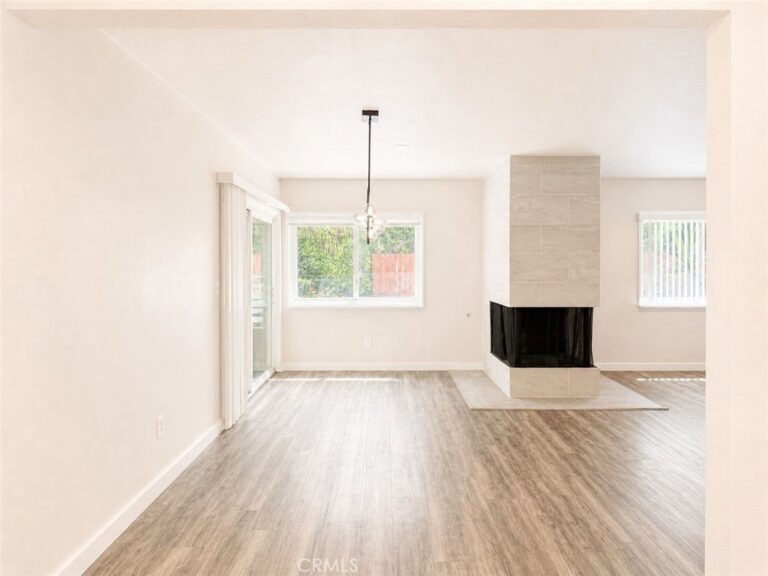 1260 N Grove Avenue, Upland