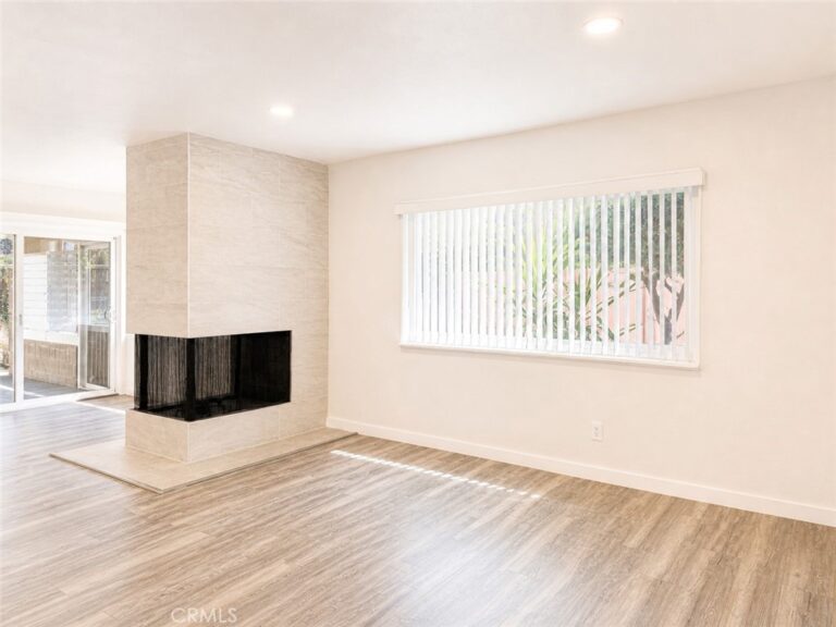 1260 N Grove Avenue, Upland