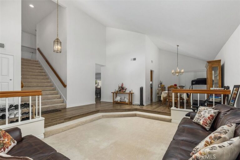 1307 Rockdale, Upland