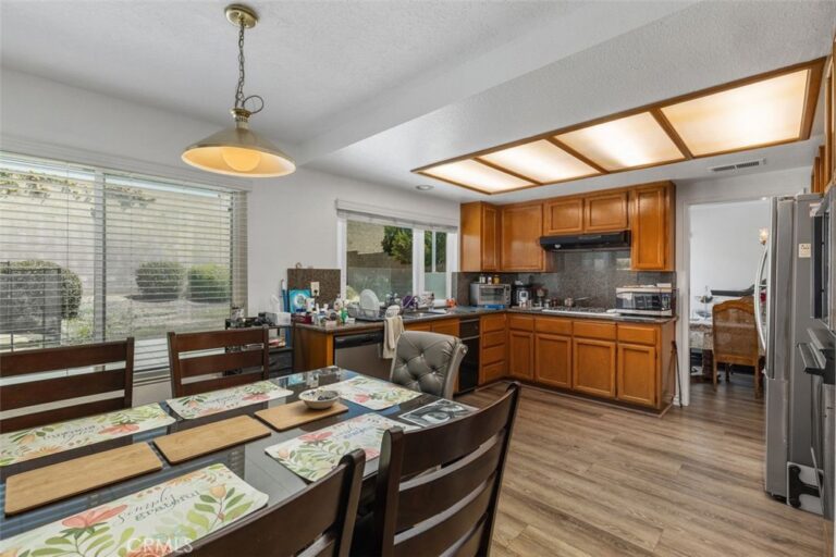 1307 Rockdale, Upland