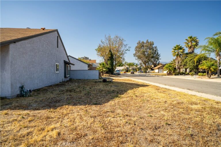 1328 W Jackson, Rialto