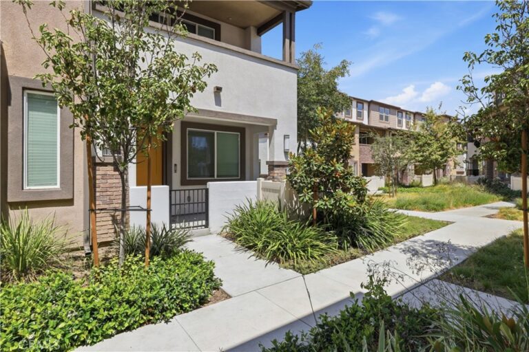 1329 Nimbus, Pomona