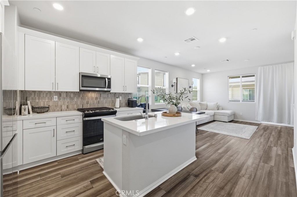 1329 Nimbus, Pomona