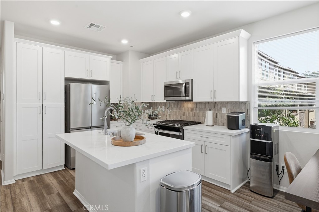 1329 Nimbus, Pomona