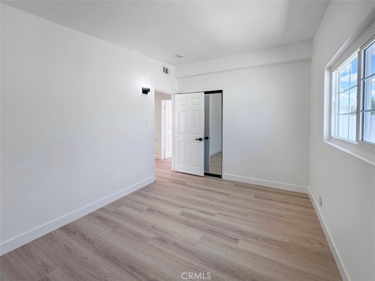 1363 Amador, Ontario