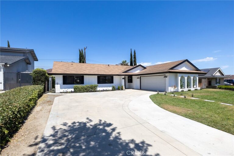 1370 Edgefield, Upland