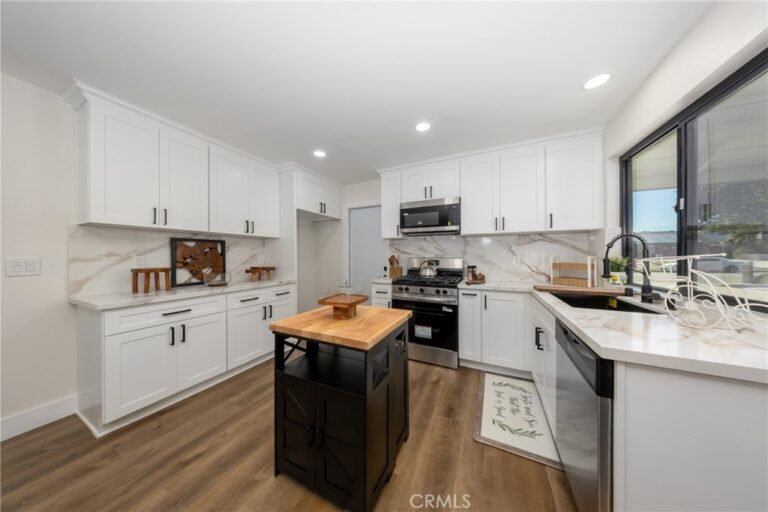 1370 Edgefield, Upland