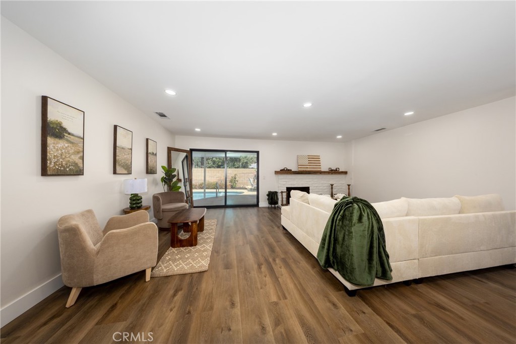 1370 Edgefield, Upland