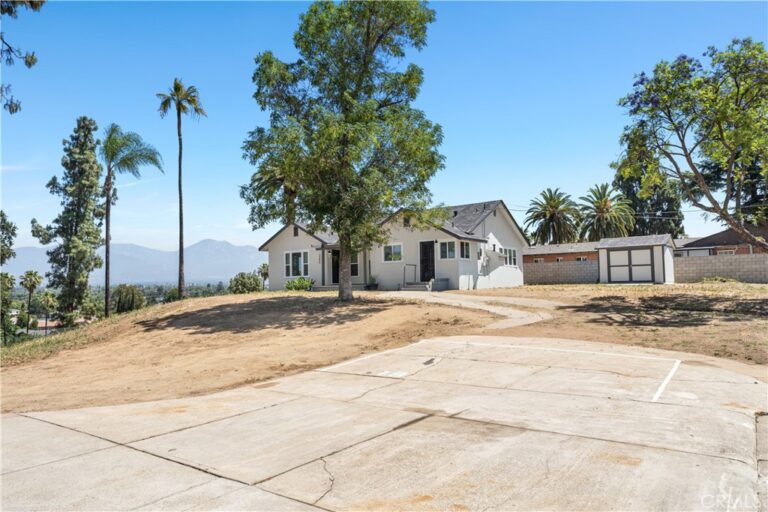 1390 Prospect, Pomona