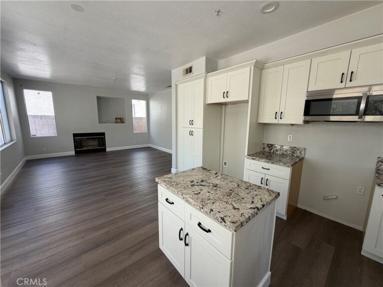 14870 Rodeo, Fontana
