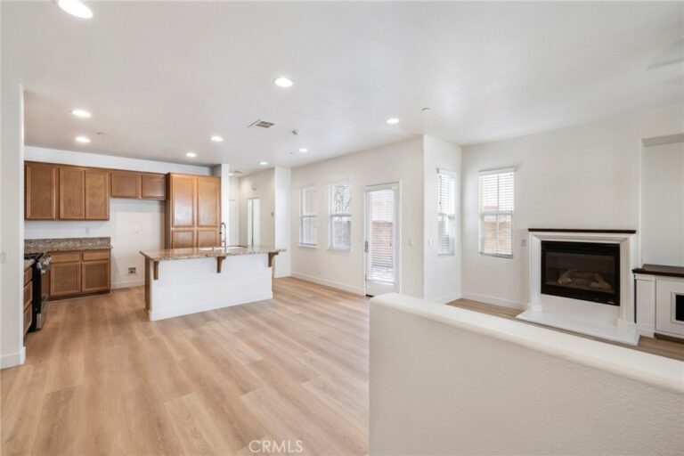 14975 S Highland Avenue #13, Fontana