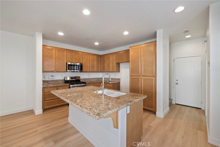 14975 S Highland Avenue #13, Fontana