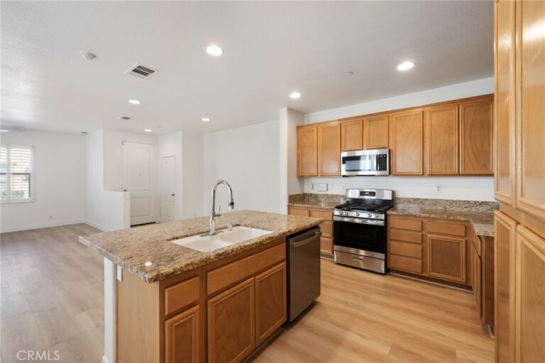 14975 S Highland Avenue #13, Fontana