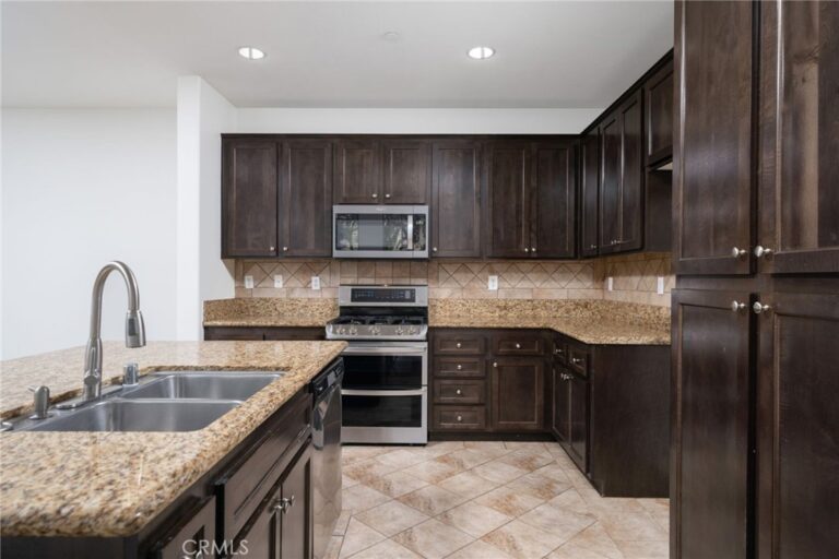 14975 S Highland Avenue #94, Fontana