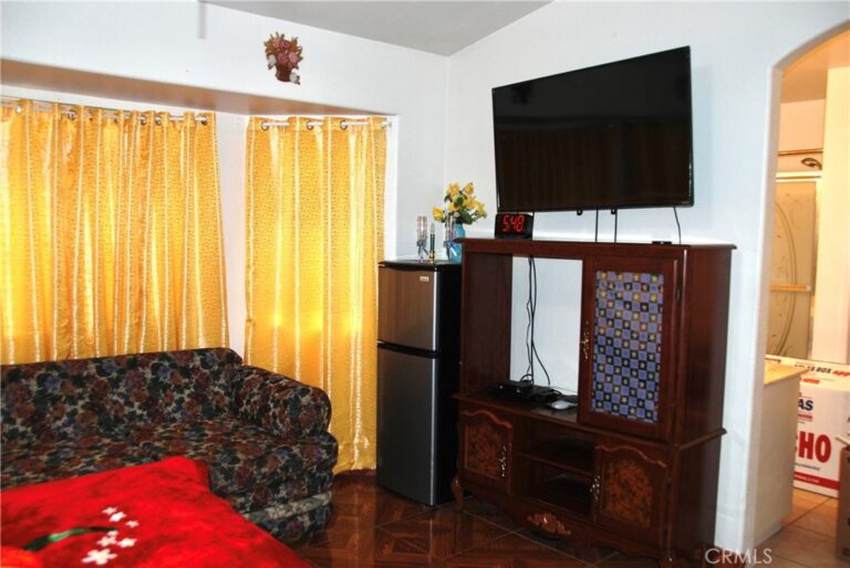 15144 Macadamia Court, Fontana