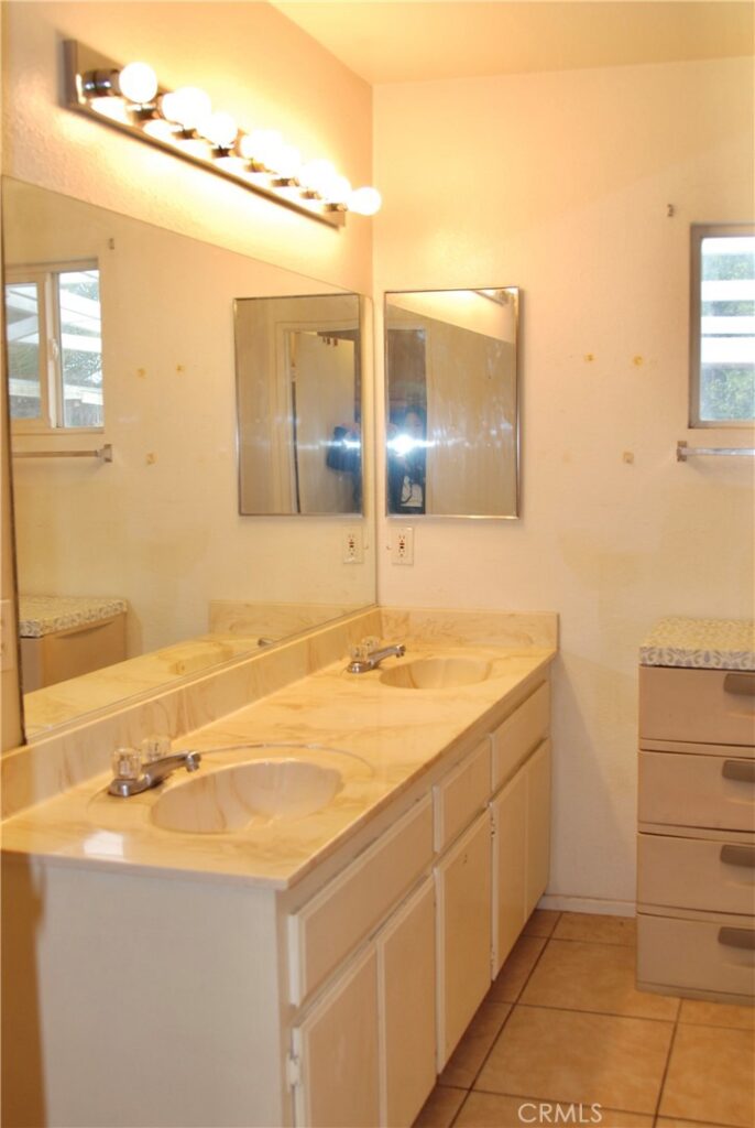 15144 Macadamia Court, Fontana