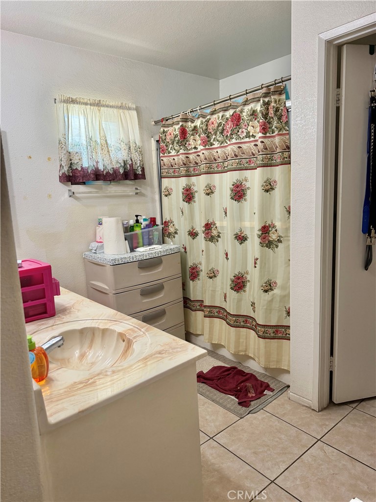 15144 Macadamia Court, Fontana