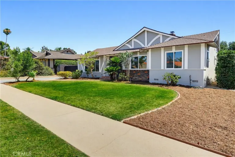 1532 E Old Badillo, Covina