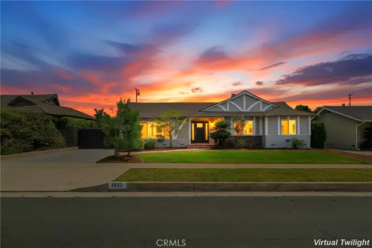 1532 E Old Badillo, Covina