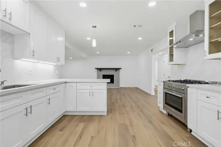 1532 E Old Badillo, Covina