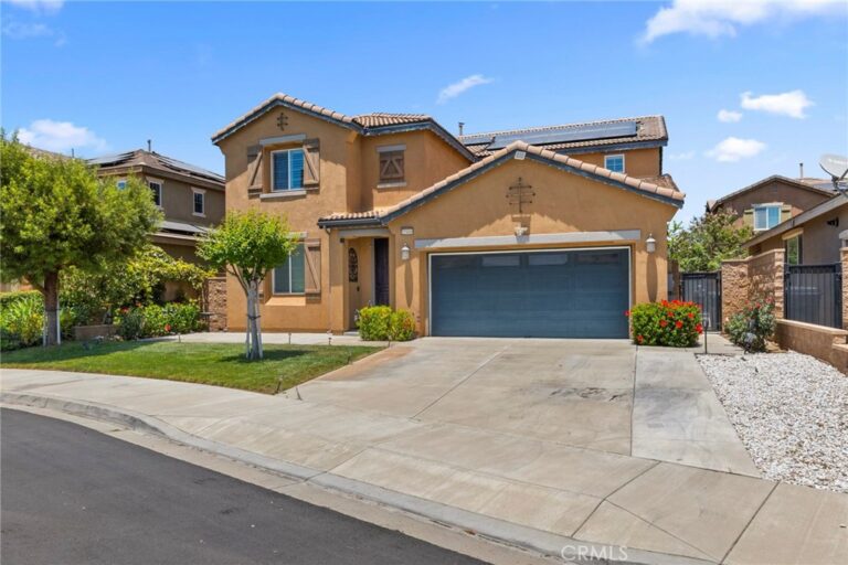 15466 Red Pepper, Fontana
