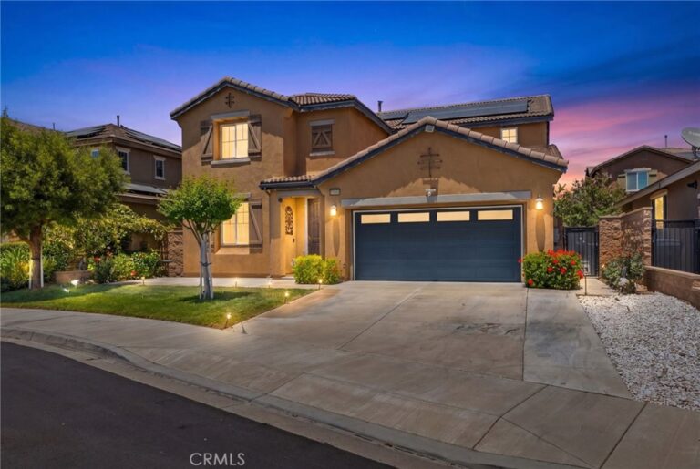 15466 Red Pepper, Fontana