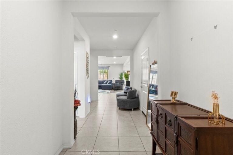 15466 Red Pepper, Fontana