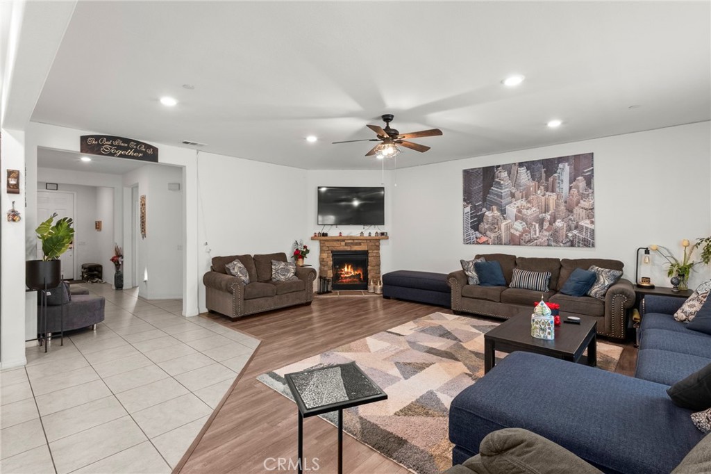 15466 Red Pepper, Fontana