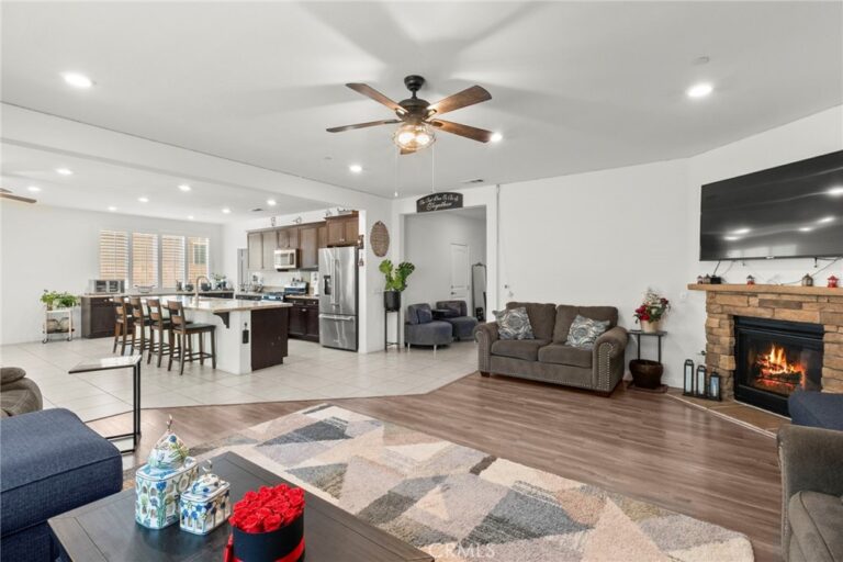 15466 Red Pepper, Fontana