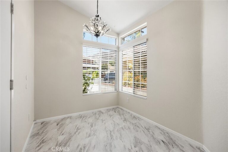 15516 Carrera, Fontana