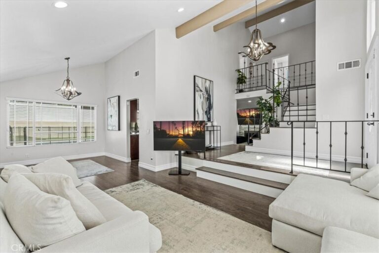 1579 Wedgewood Way, Upland