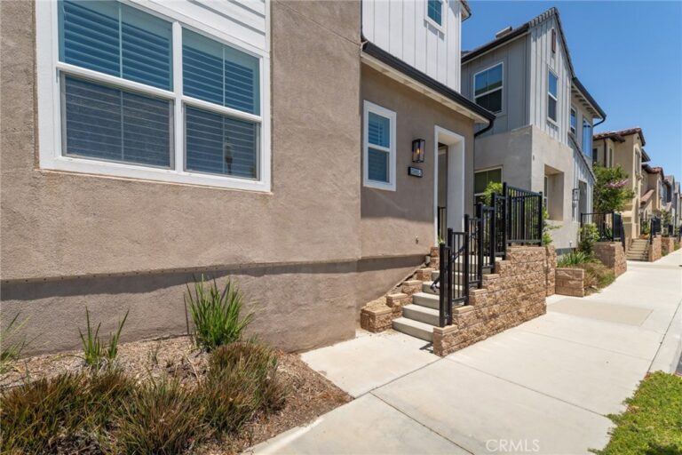 15982 Parkhouse #2, Fontana
