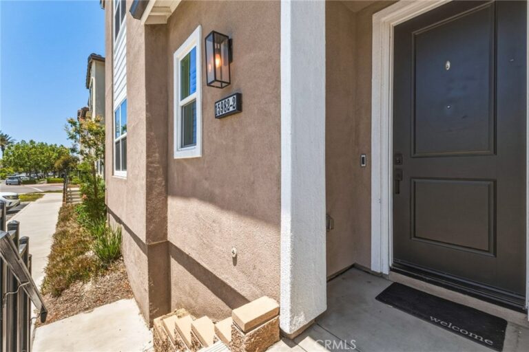 15982 Parkhouse #2, Fontana