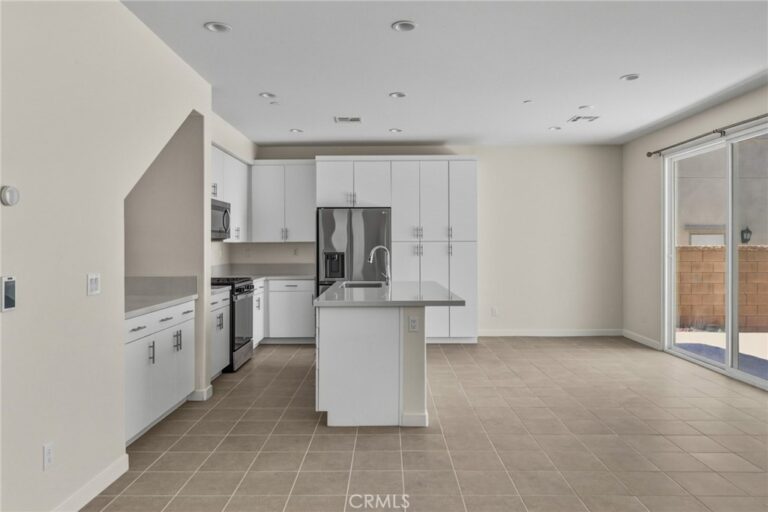 15982 Parkhouse #2, Fontana