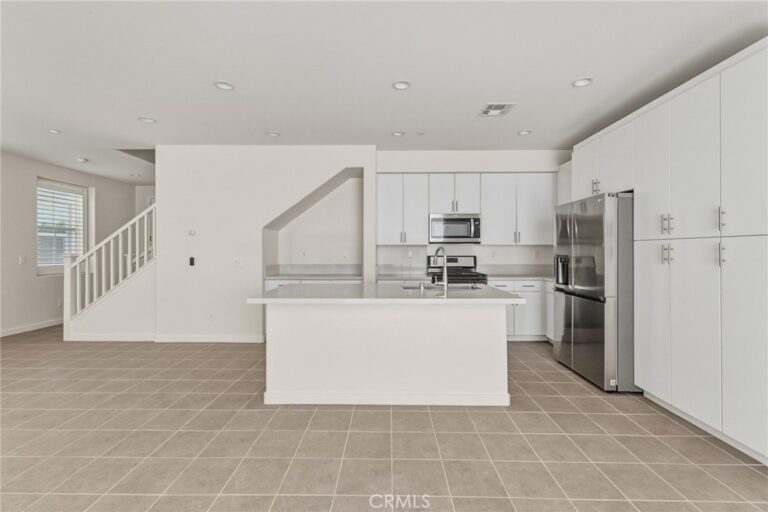 15982 Parkhouse #2, Fontana