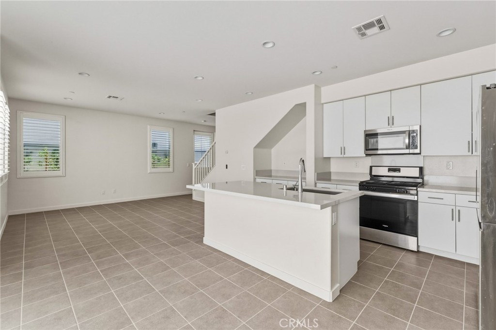 15982 Parkhouse #2, Fontana