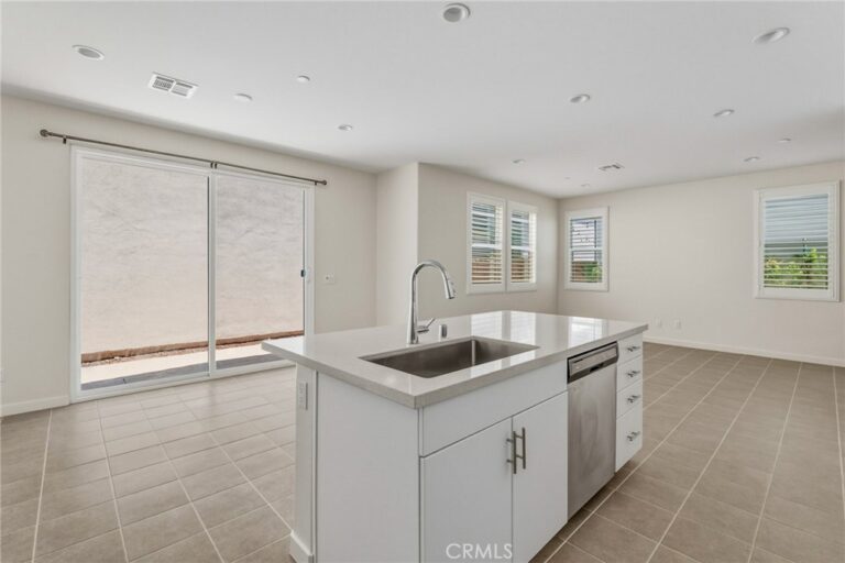 15982 Parkhouse #2, Fontana