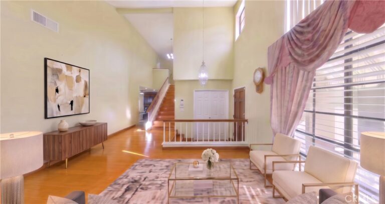 16 Sunset Ridge, Pomona