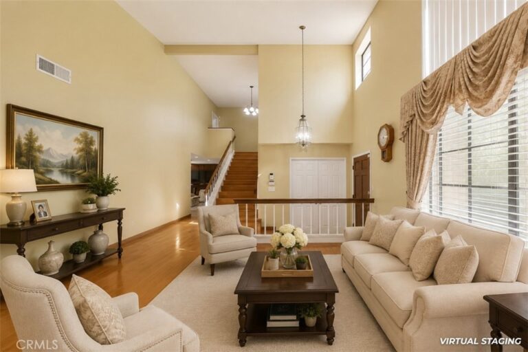 16 Sunset Ridge, Pomona