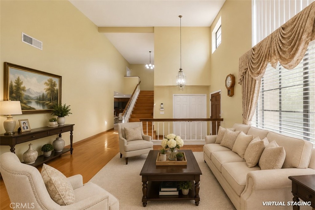 16 Sunset Ridge, Pomona