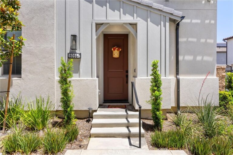 16064 Jamie Ln #7, Fontana