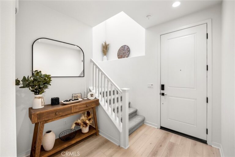 16064 Jamie Ln #7, Fontana
