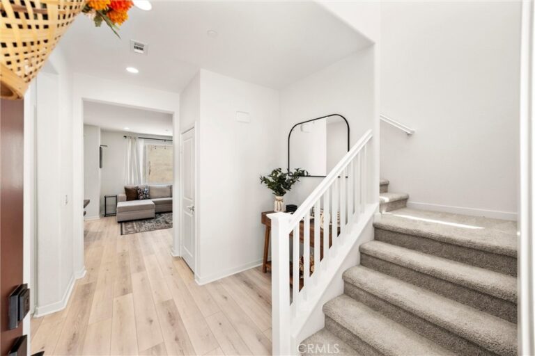 16064 Jamie Ln #7, Fontana