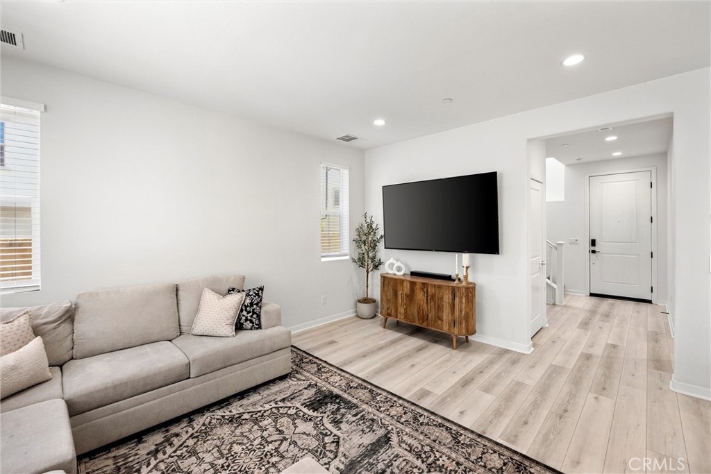 16064 Jamie Ln #7, Fontana